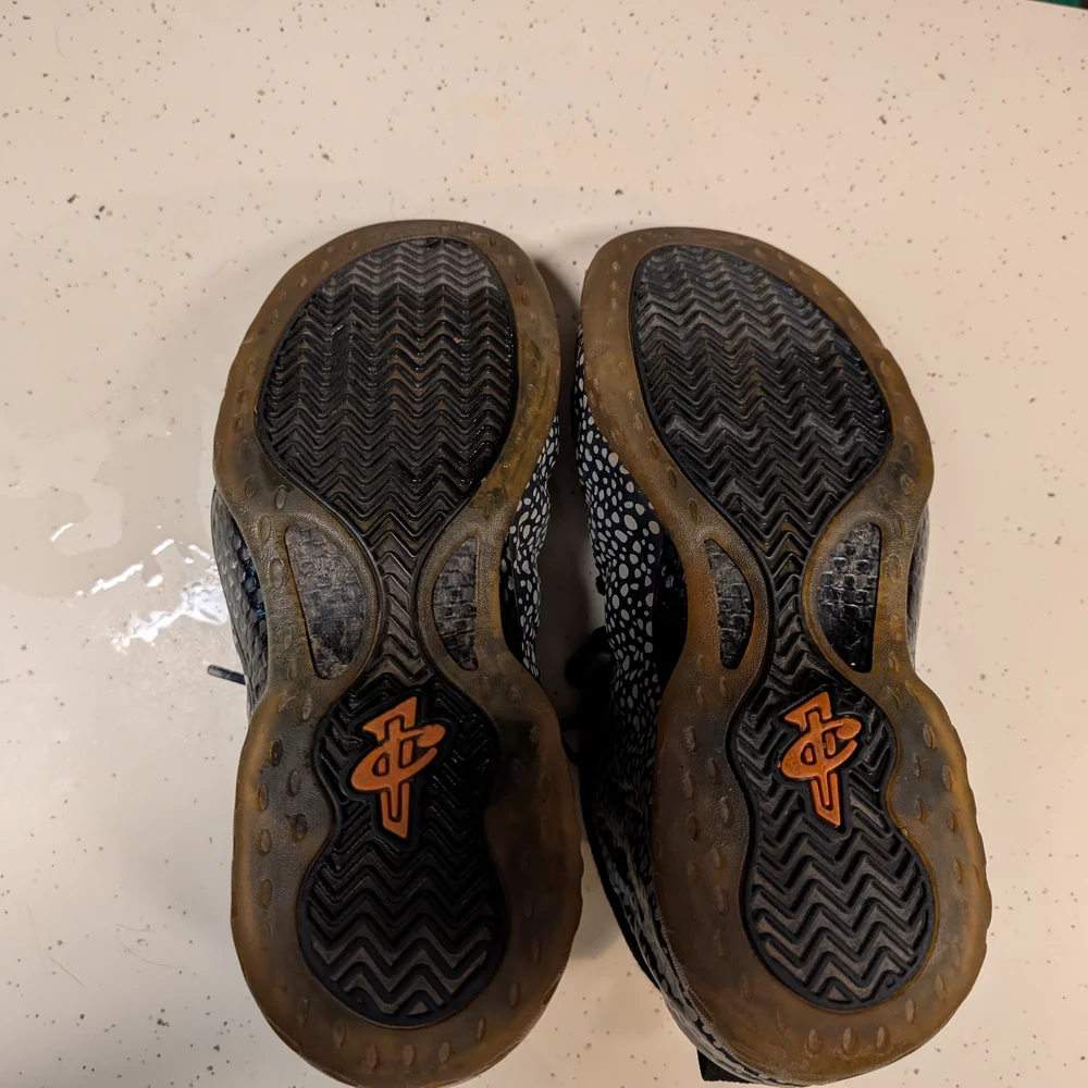 Nike Black and Orange Mid-Top Sneakers - Picture 5 of 5